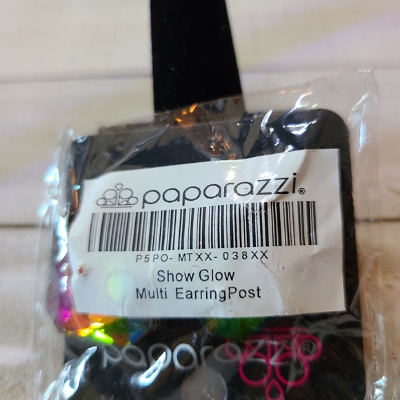 Papparazi Oil Spill-Show Glow Multi Earrings - Picture 4 of 5